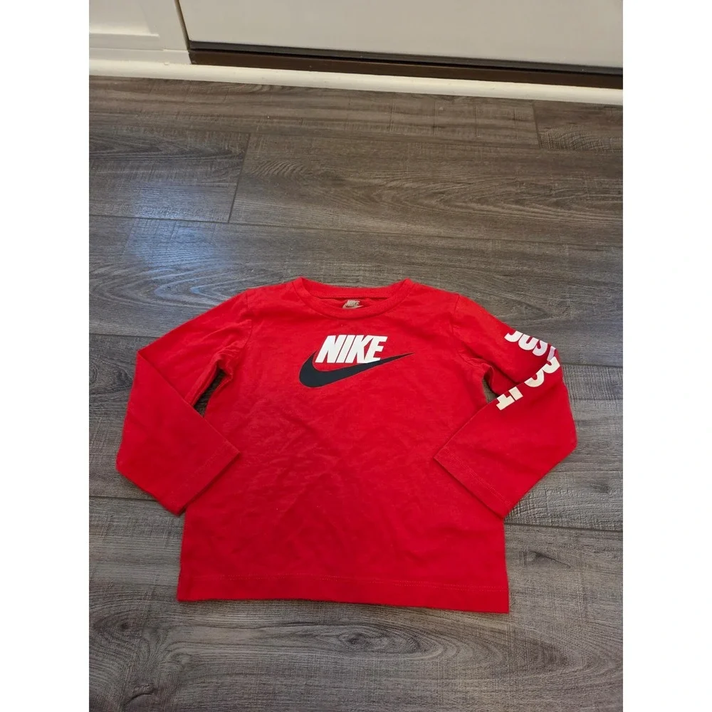 Nike baby boy top size 24 mos